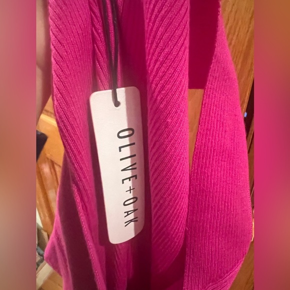 Olive & Oak - Intense Magenta Ribbed Sleeveless Midi Dress - Picture 2 of 13